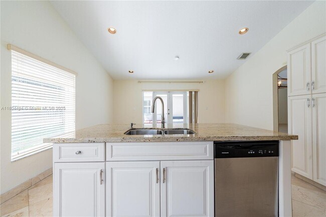 Building Photo - 1840 SW 135th Way