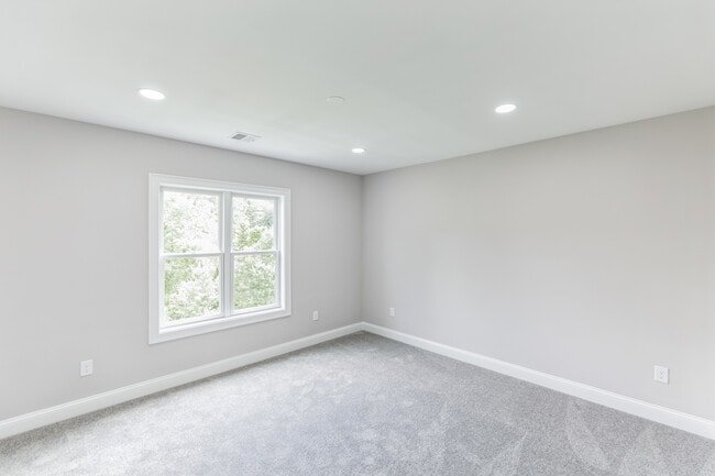 Building Photo - 603 South St