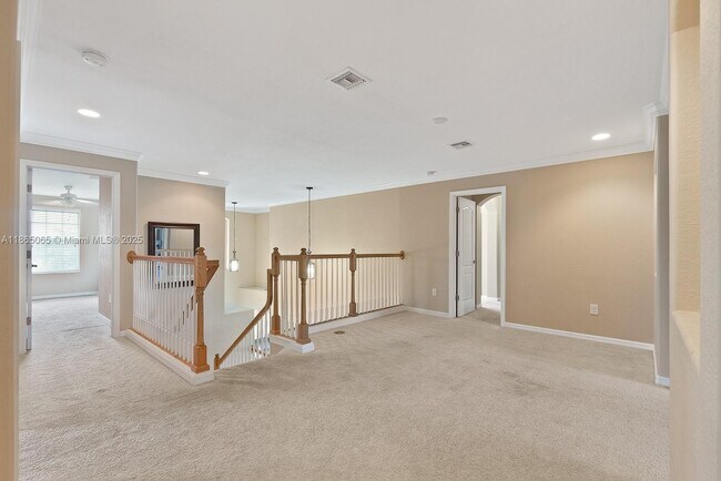 Building Photo - 2330 Heydon Cir E