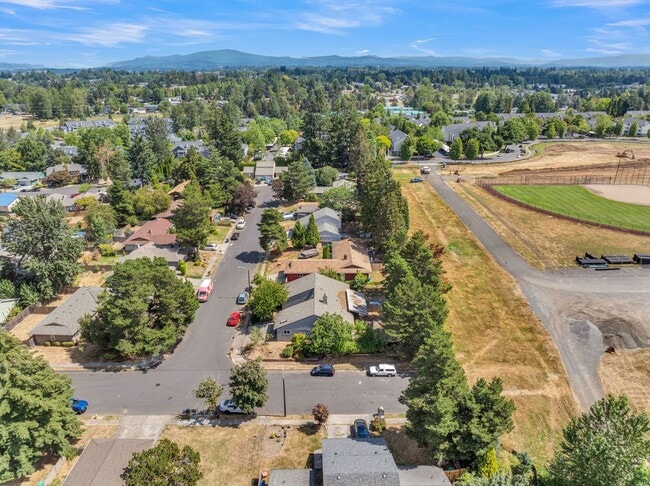 Building Photo - 9th Ct Duplex - AL-2402