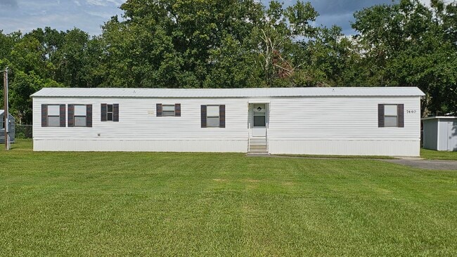 Primary Photo - 7440 Land Dr