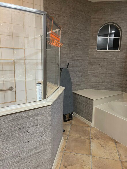 Building Photo - 8670 Avalon Blvd