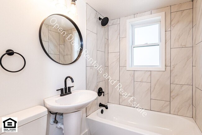 Building Photo - 1823 Griswold Dr