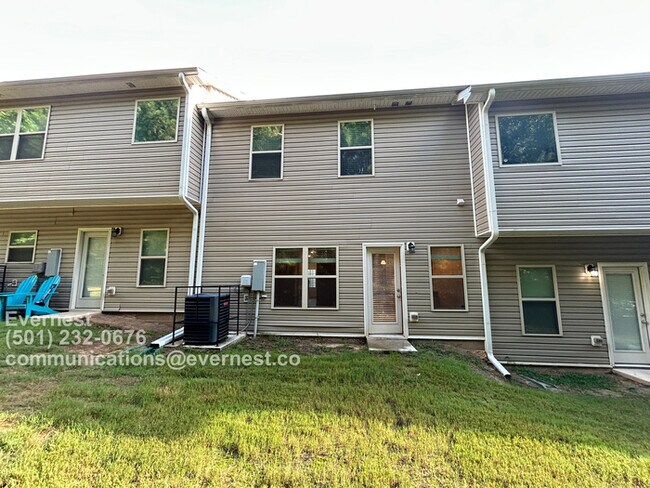 Building Photo - 225 Hydrangea Ct