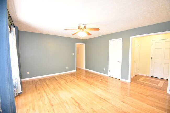 Building Photo - 333 McFadyen Dr