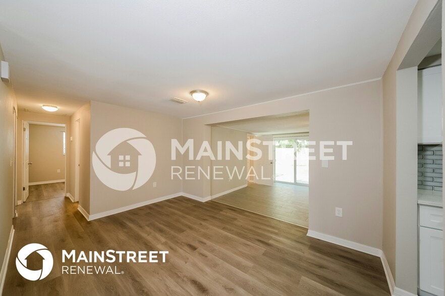 Building Photo - 703 59th Ave Terrace W