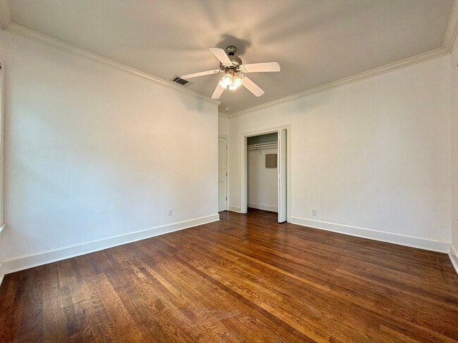 Building Photo - 903 E 38th St