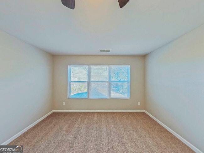 Building Photo - 182 Daisy Cir