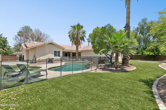 Building Photo - 8611 W Foothill Dr