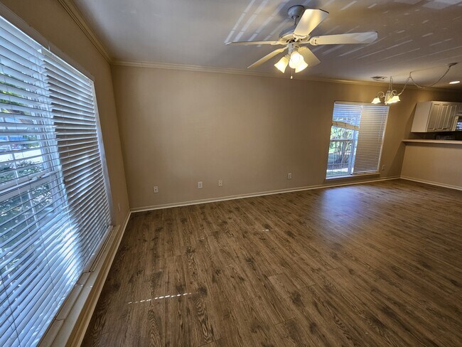 Building Photo - 15 Rimmon Trail