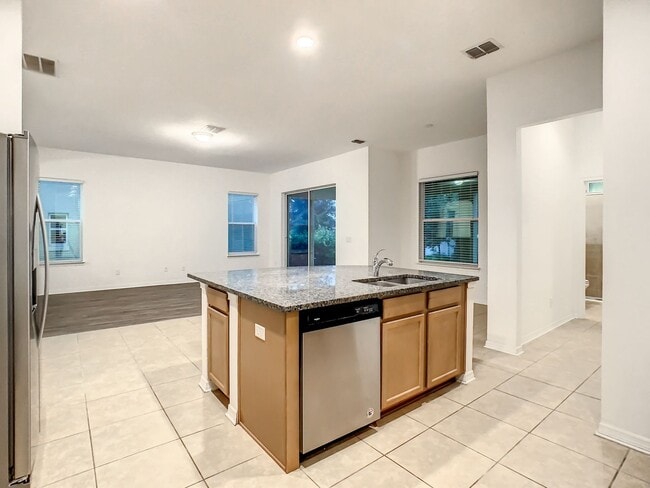 Building Photo - 5 Bedroom at Windstone at Heart of Winderm...