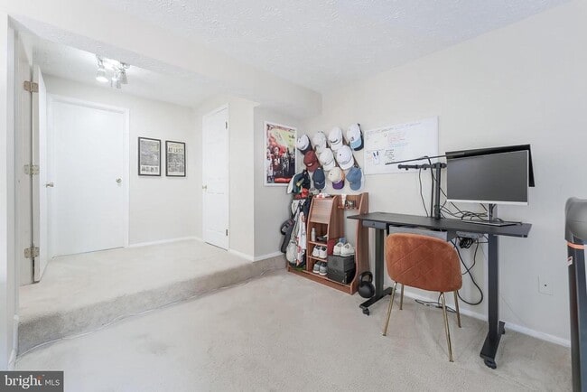 Building Photo - 2903 Bridgehampton Ct