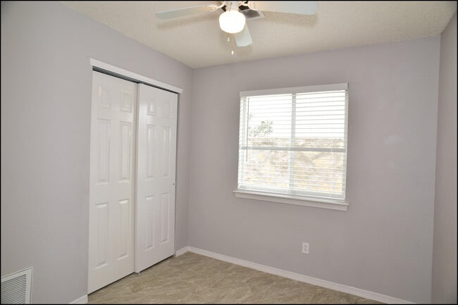 Building Photo - 14149 Warren Belin Dr