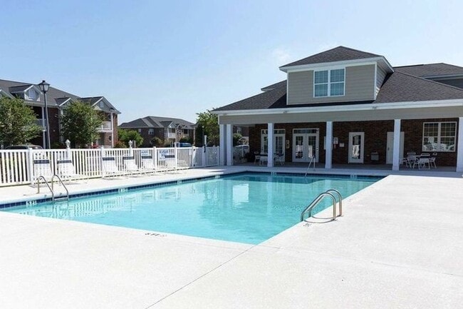 Building Photo - FIRST FLOOR, 3 BEDROOM, 2 BATH UNFURNISHED...