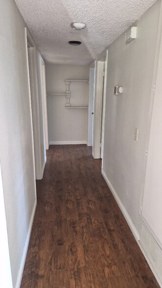 Building Photo - 1856 E 5th St