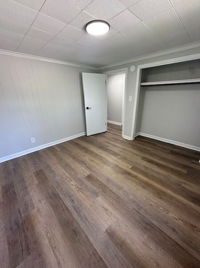 Building Photo - KY-150 Pembroke Oak Grove Rd