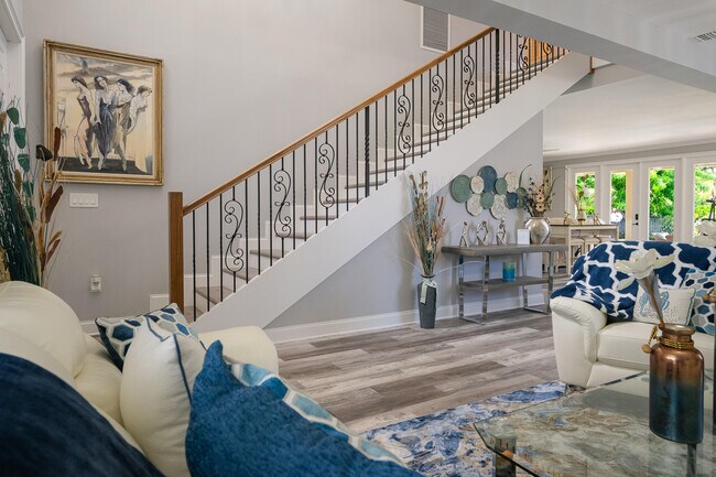 Building Photo - 5569 SE Hammock Reserve Terrace