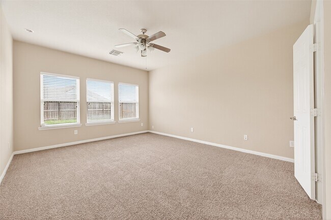 Building Photo - 21514 Venture Park Dr