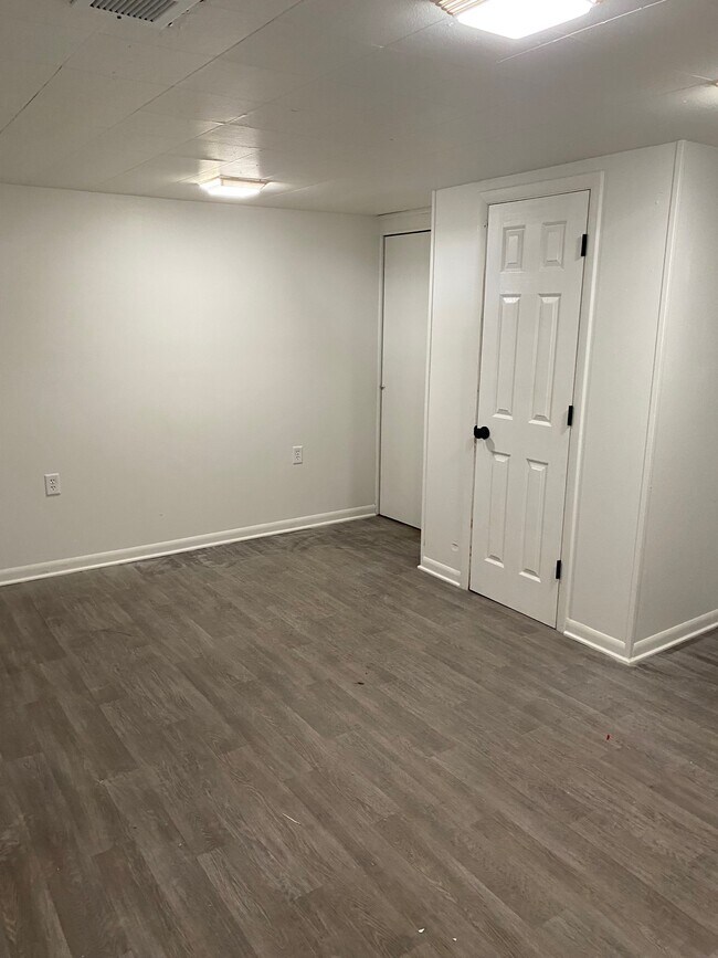 Building Photo - 3807 N Faber Ave