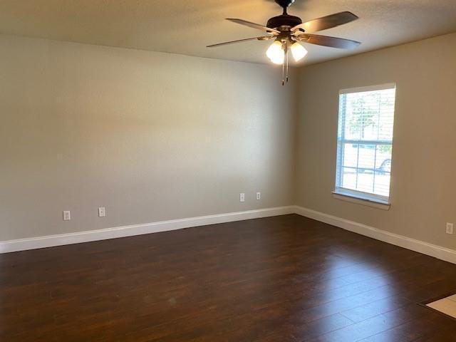 Building Photo - 1716 Red Oak Ct