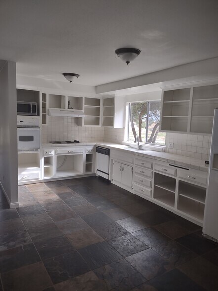 Building Photo - 37850 De Portola Rd