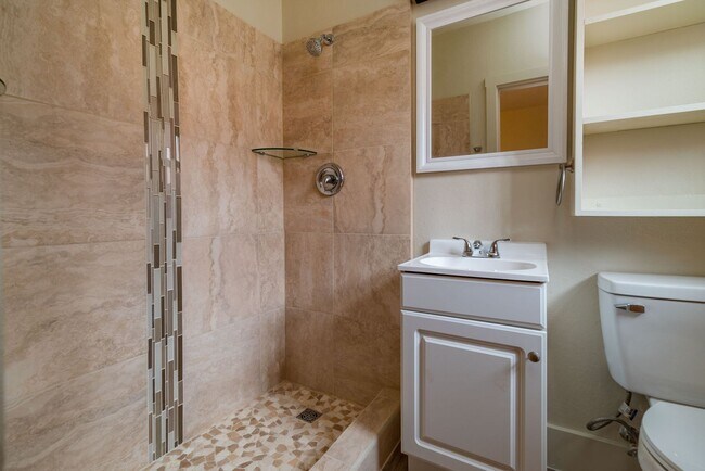 Building Photo - Acequia Madre -452