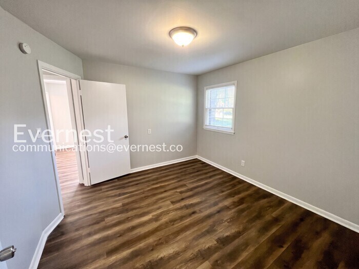 Building Photo - 837 Britton Ave