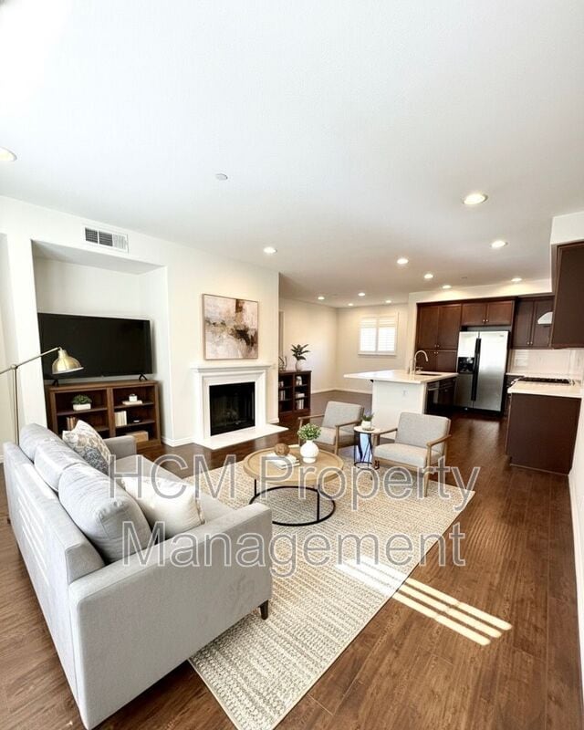 Building Photo - 55 Cienega