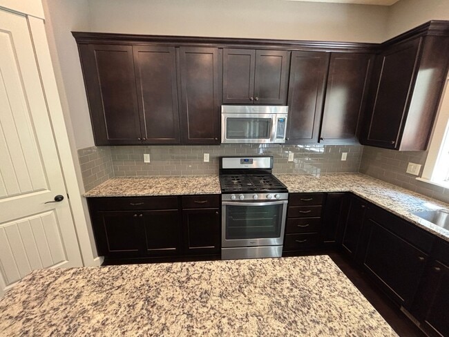 Building Photo - Beautiful Home in the Copper Creek Subdivi...