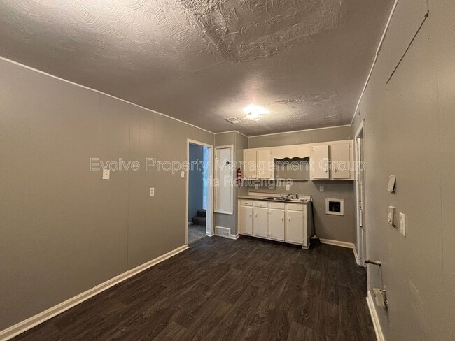 Building Photo - 4268 Glenbrook St