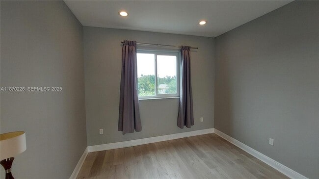 Building Photo - 1115 N 17th Ave