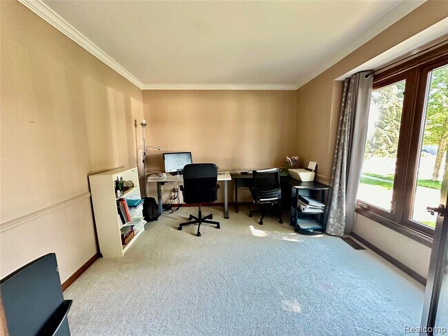 Building Photo - 24397 Venice Dr
