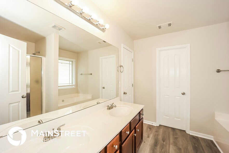 Building Photo - 7685 Battle Way