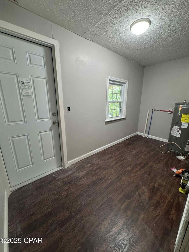 Building Photo - 1308 Branton Rd