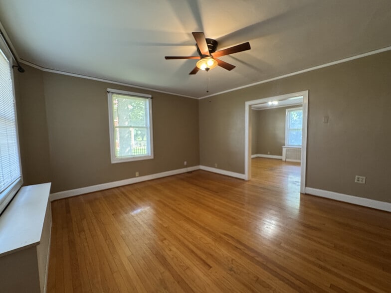 Building Photo - 712 Pacesetter Dr