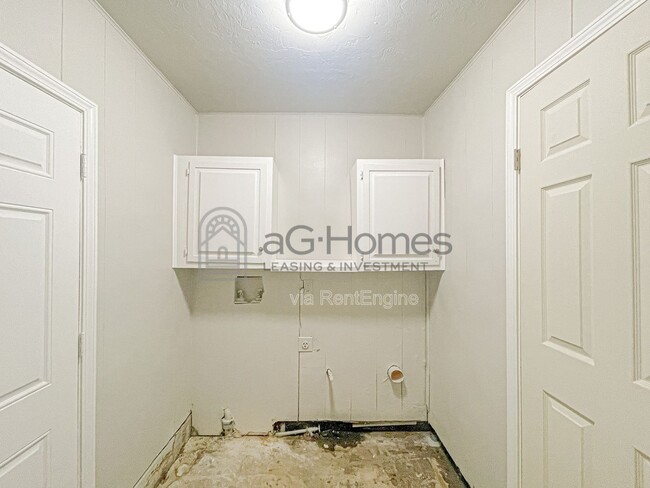 Building Photo - 3012 Neighbors Ln