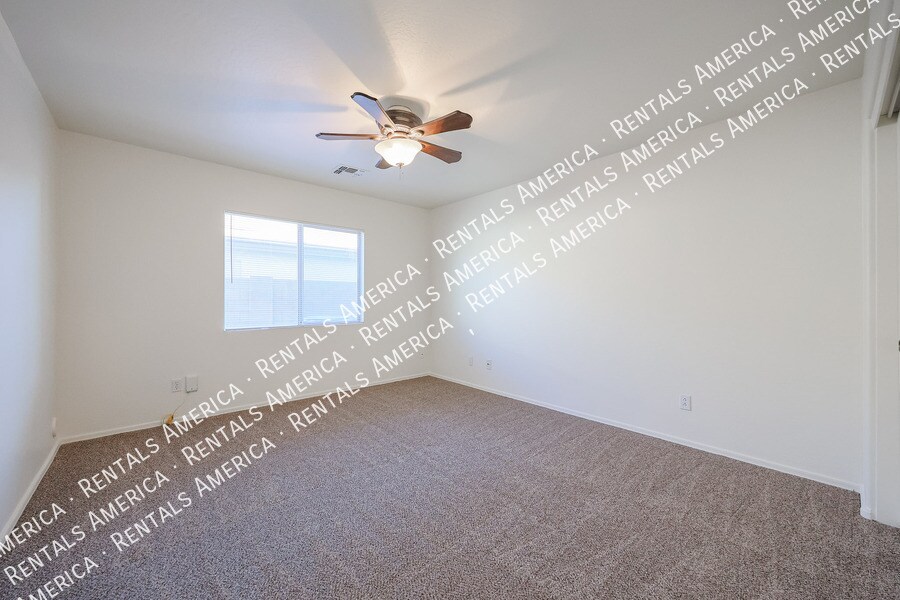 Building Photo - 17747 W Ventura St