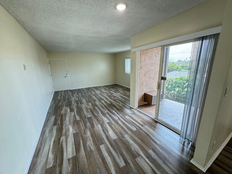 Building Photo - 2614 S Garth Ave