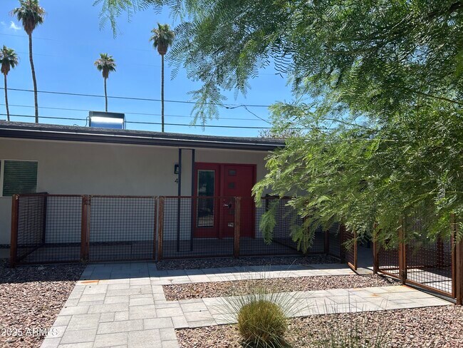 Building Photo - 3332 N 66th Pl