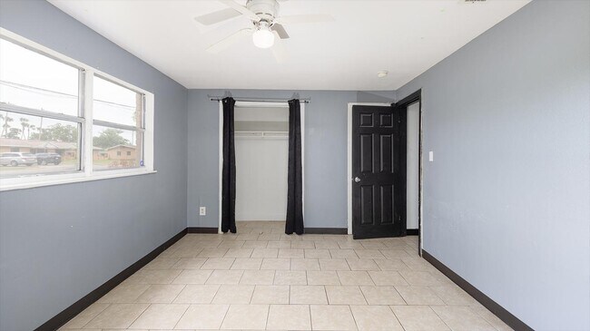 Building Photo - 420 S Caroline St