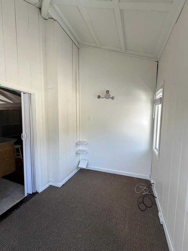 Building Photo - 852 Beach Rd