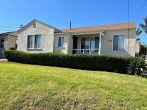 Building Photo - 3 Bedroom Charmer in the Heart of Pacific ...