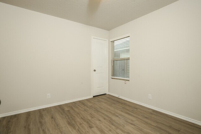 Building Photo - 5122 Jade Crossing