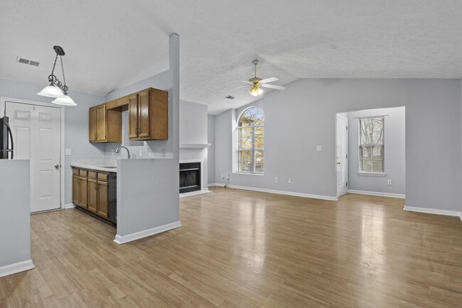 Building Photo - 881 Revere Run Dr