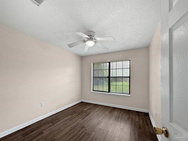 Building Photo - 7055 Jasper St