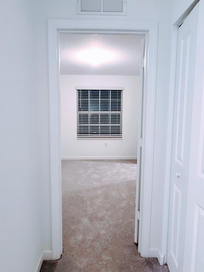 Building Photo - 6745 Broadwater Ln