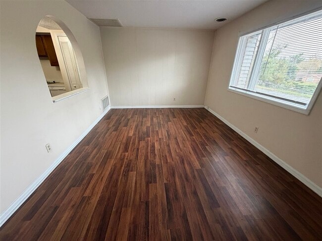 Building Photo - 1036 Ellen Dr