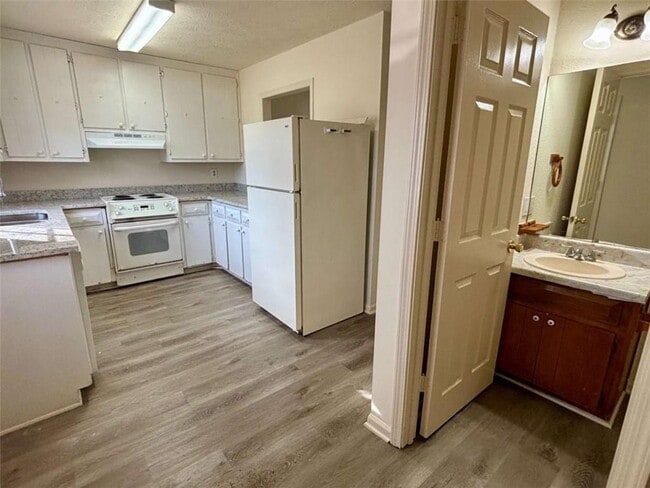 Building Photo - 5296 Weyden Trail