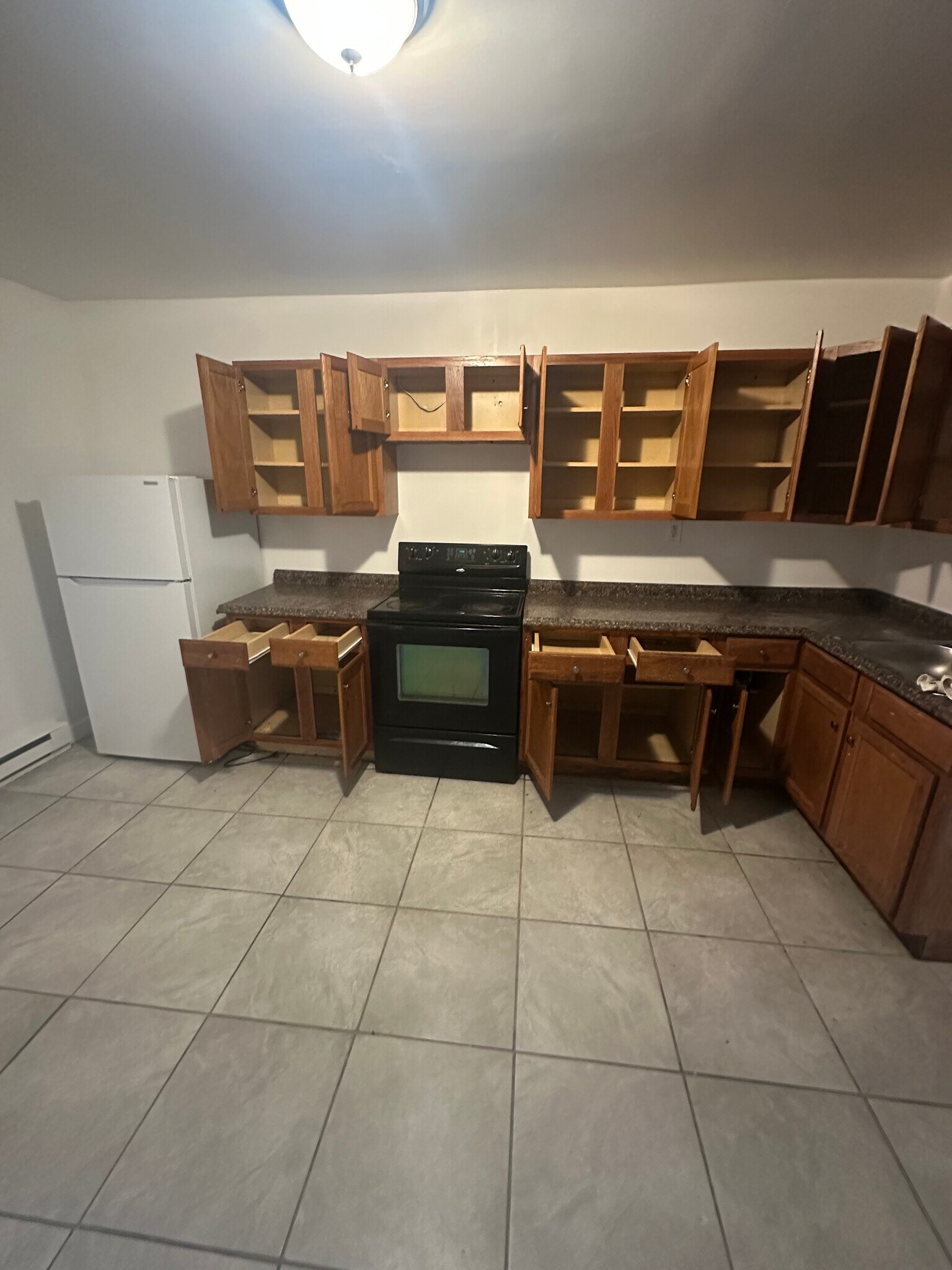 Building Photo - 636 Ridge Ave