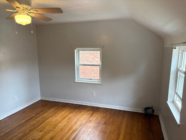 Building Photo - 46 Wenzell Pl